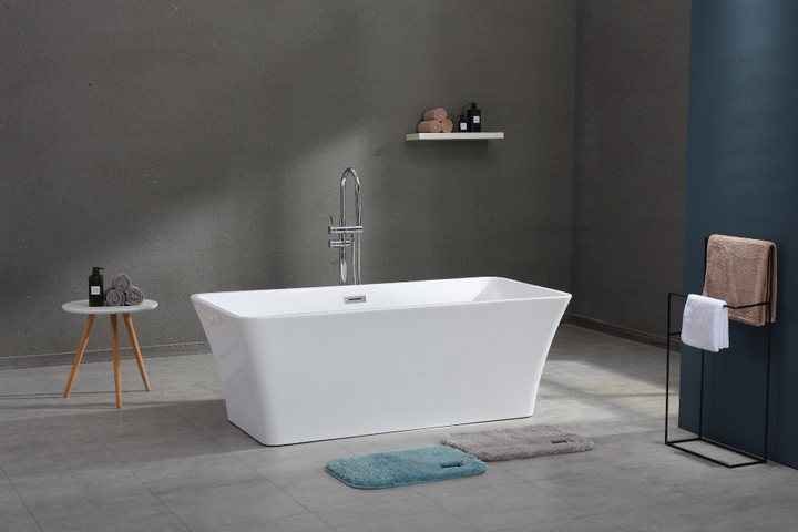 white glossy freestanding bath UK